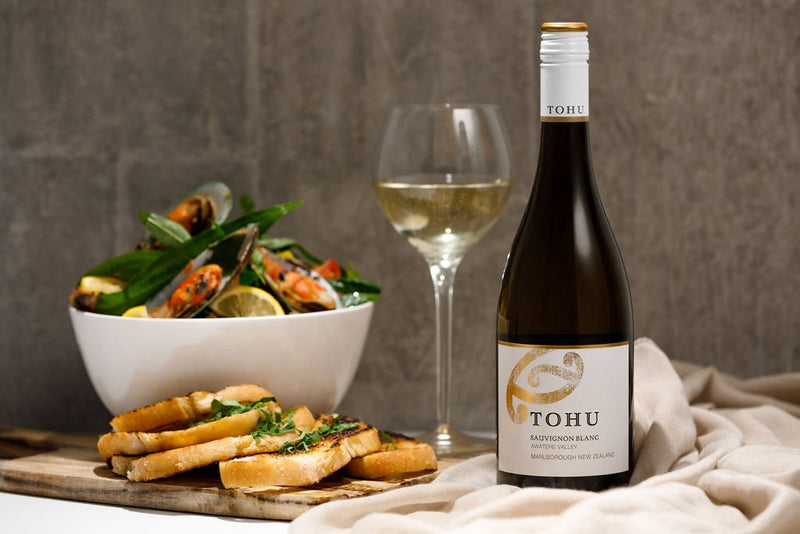Tohu Awatere Valley Sauvignon Blanc with Delicious Fragrant Coconut Greenshell™ Mussels